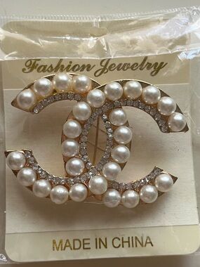 Pearl Inspired Gold Tone Brooch with Rhinestones